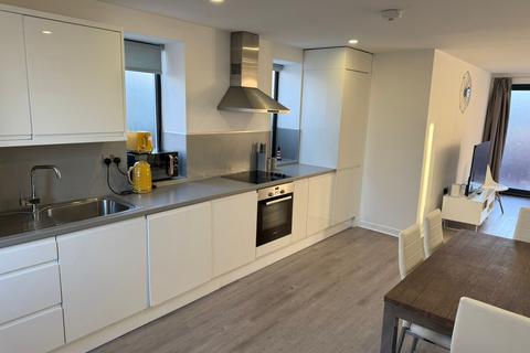 3 bedroom maisonette to rent, Butchers Road, London, E16