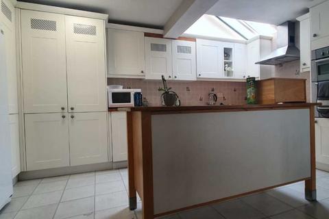 5 bedroom detached house to rent, West Drayton UB7