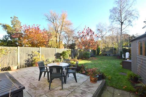 12 Chesilton Crescent, Church Crookham, Fleet, GU52 6PB