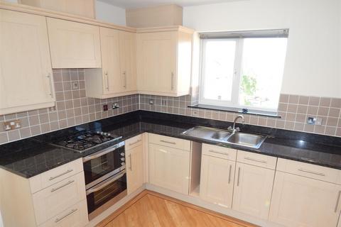 2 bedroom flat to rent, Newton Square, Bromsgrove