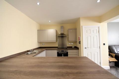 2 bedroom flat to rent, 16 Woodsley Road, Flat 1