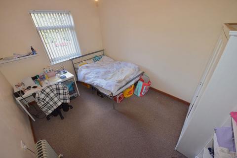 2 bedroom flat to rent, Low Close Dwellings