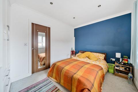 20 Campbell Close, Byfleet, West Byfleet, KT14 7AW
