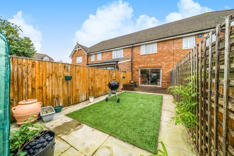 20 Campbell Close, Byfleet, West Byfleet, KT14 7AW
