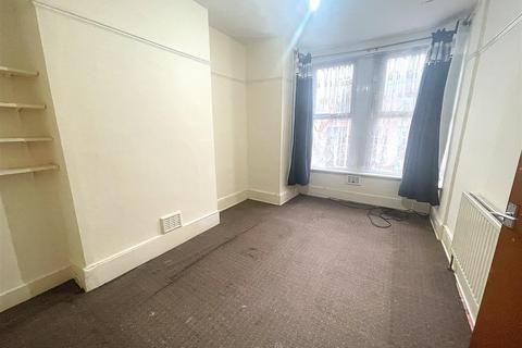 2 bedroom property for sale, Plashet Grove, London