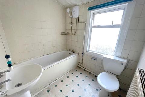 27a Monteagle Avenue, Barking, IG11 8RB
