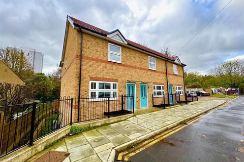 4 bedroom semi-detached house for sale, Prospect Place, Grays