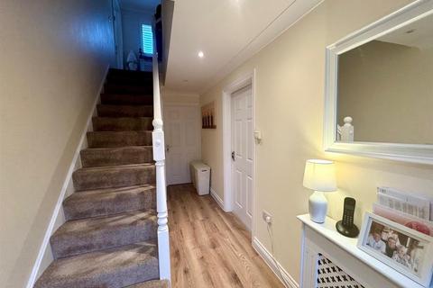 22 Ulverston, Purfleet, RM19 1SW