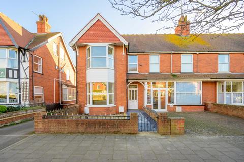 4 bedroom semi-detached house for sale, Lumley Avenue, Skegness PE25