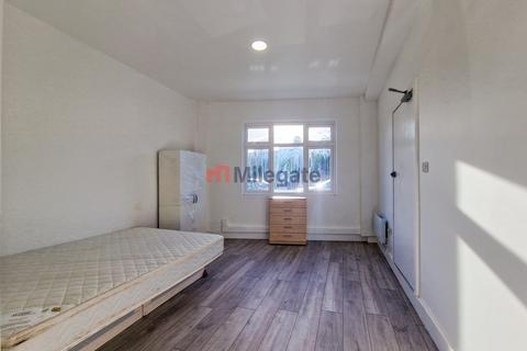 Studio to rent, West Road, Westcliff-On-Sea SS0