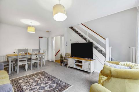 2 bedroom flat for sale, The Croft, London W5