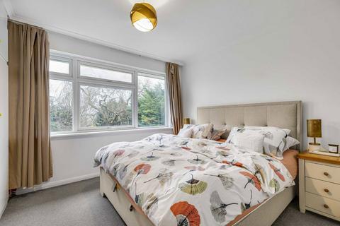 2 bedroom flat for sale, The Croft, London W5