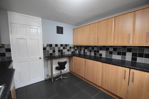 3 bedroom terraced house to rent, Everleigh Close, Prenton