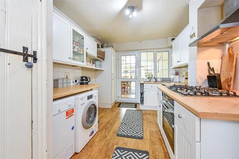 48 Anton Road, Andover, SP10 2EN