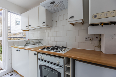 1 bedroom apartment to rent, Cathles Road, London, SW12