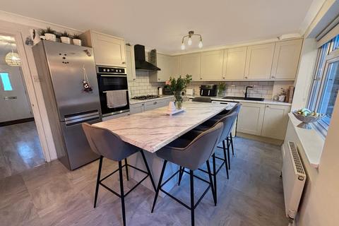 24 Beverley Close, Gillingham, ME8 9HG