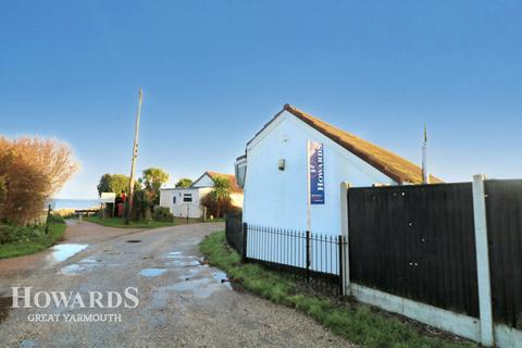 3 bedroom detached bungalow for sale, Four Acres Estate, Hemsby