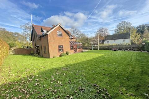 5 bedroom detached house for sale, Pentridge