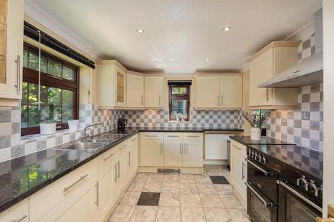 5 bedroom detached house for sale, Pentridge