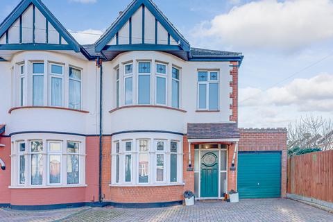 3 bedroom semi-detached house for sale, South Avenue, Southend-on-sea, SS2