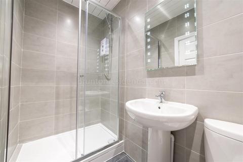 4 bedroom flat to rent, £85pppw - Coast Road, High Heaton, NE7