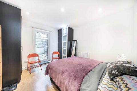 1 bedroom flat to rent, Elmington Road, London SE5