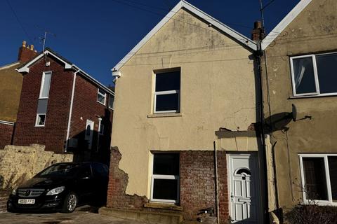 2 bedroom end of terrace house for sale, 8 Highfield Road, Yeovil, Somerset, BA21 4RL