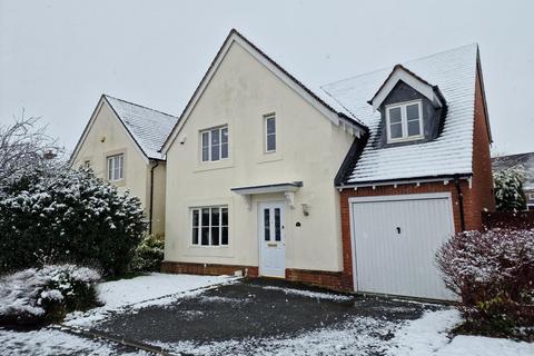 4 bedroom detached house to rent, Old Farm Drive, Codsall WV8