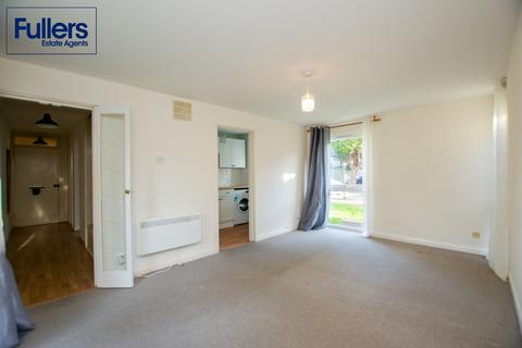 1 bedroom flat for sale, Lingfield Close, Enfield EN1