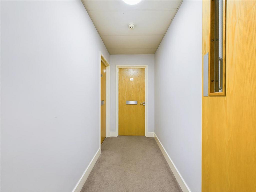 Corridor to Apartment