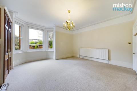 2 bedroom flat to rent, The Drive, Hove, East Sussex, BN3