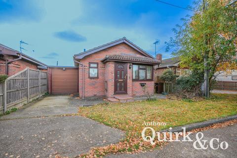 1 bedroom detached bungalow for sale, Berg Avenue, Canvey Island, SS8