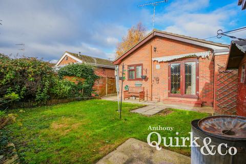 1 bedroom detached bungalow for sale, Berg Avenue, Canvey Island, SS8