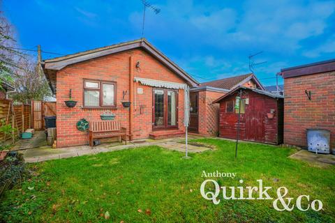 1 bedroom detached bungalow for sale, Berg Avenue, Canvey Island, SS8