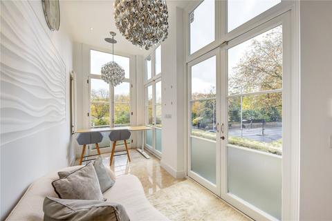 3 bedroom apartment for sale, Hyde Park Gate, London, SW7