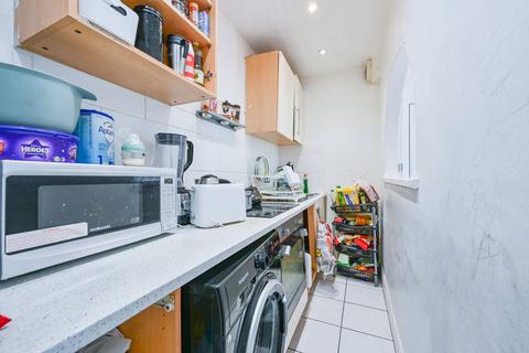 3 bedroom flat for sale, Highfield Road, Acton, London, W3