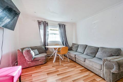 3 bedroom flat for sale, Highfield Road, Acton, London, W3