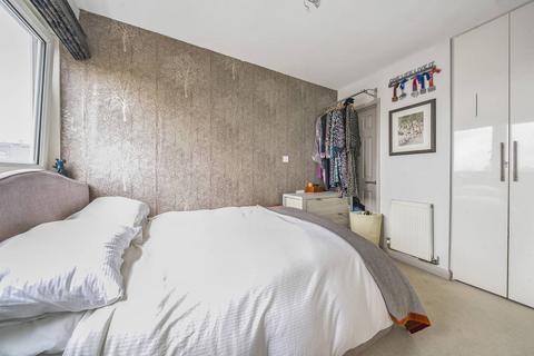 1 bedroom flat for sale, Lampeter Square, Barons Court, London, W6