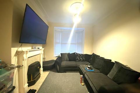 3 bedroom end of terrace house for sale, Cobden Street, Hull