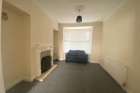 3 bedroom end of terrace house for sale, Cobden Street, Hull