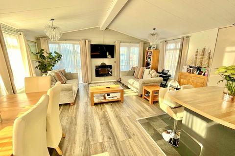 2 bedroom lodge for sale, Flag Hill, Great Bentley, Colchester, CO7