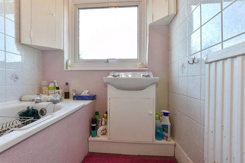 3 bedroom end of terrace house for sale, Lyndhurst Drive, Hornchurch, Essex