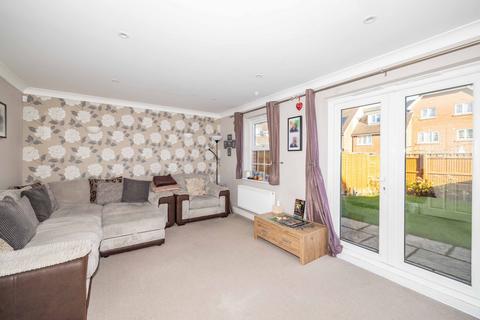 4 bedroom semi-detached house for sale, Larch Close, Hersden, CT3