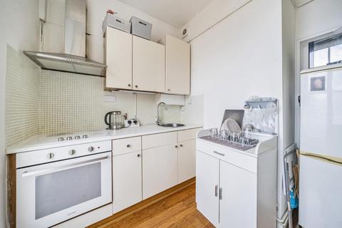 1 bedroom flat for sale, Chiswick High Road, Chiswick