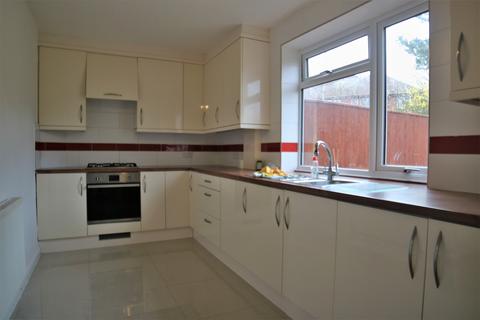 3 bedroom semi-detached house to rent, Hottom Gardens, Bristol BS7