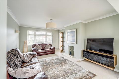 2 bedroom bungalow for sale, Eastergate Close, Goring-by-Sea, Worthing, West Sussex, BN12