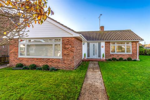 2 bedroom bungalow for sale, Eastergate Close, Goring-by-Sea, Worthing, West Sussex, BN12