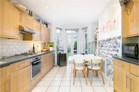 3 bedroom terraced house to rent, Bridgman Road, London, W4