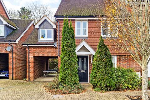 4 bedroom link detached house to rent, Barncroft Drive, Haywards Heath, West Sussex, RH16