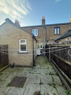 2 bedroom terraced house to rent, Hamilton Road, Southall UB1